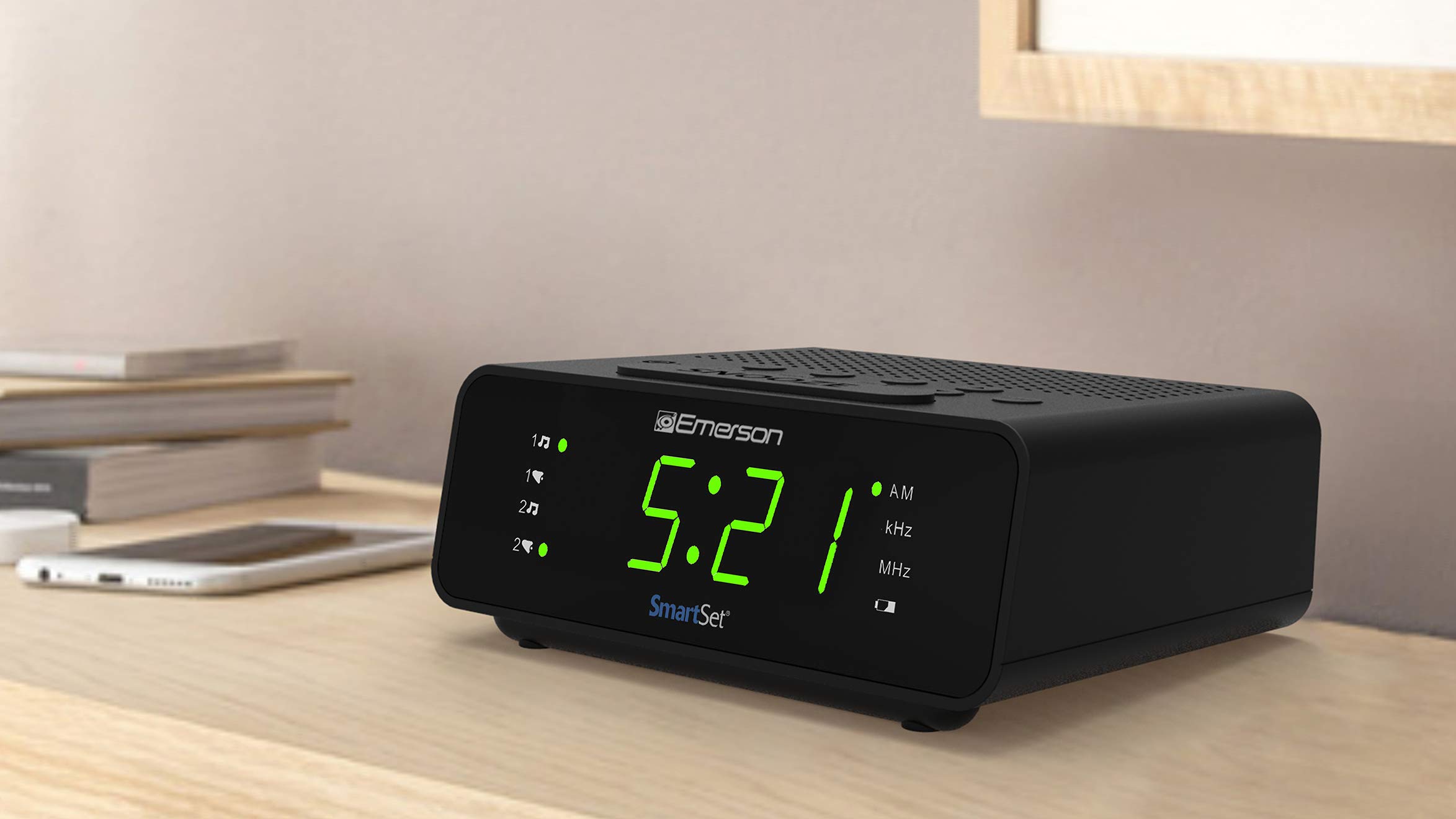 Mua Emerson SmartSet Alarm Clock Radio with AM/FM Radio, Dimmer, Sleep ...
