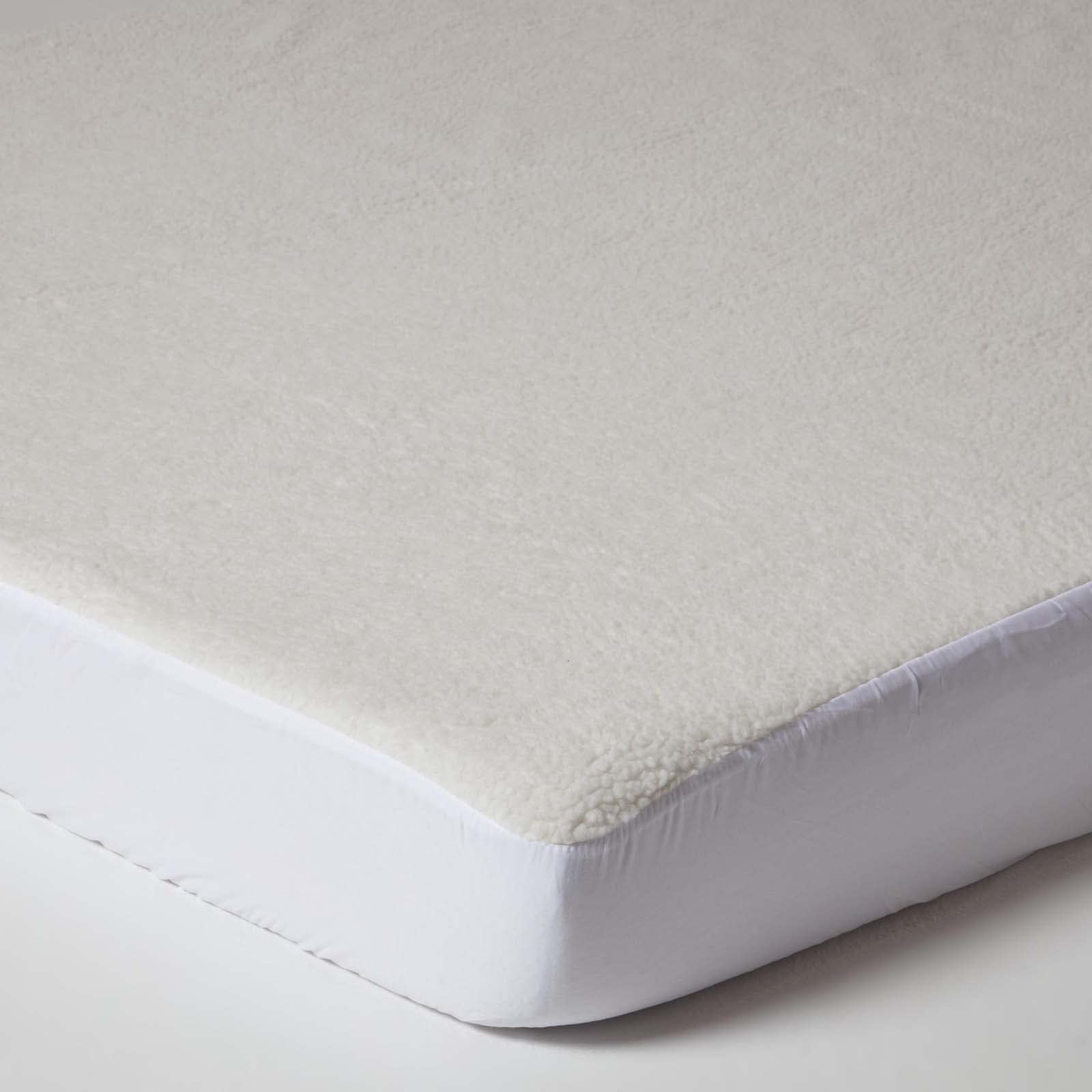 HOMESCAPES King Size Fleece Underblanket Mattress Protector Oeko-Tex Certified Cosy Thermal Topper with 230 GSM Faux Wool Thick Teddy Top & 30cm Deep Fully Elasticated Stretch Fabric Skirt