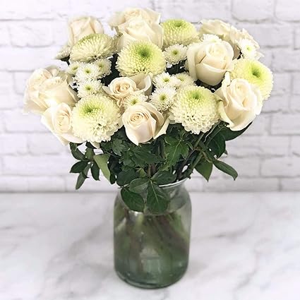 Amazon Com Falcon Farms Inc Blooming Serenity Free Vase Fresh Cut Format Mixed Flower Arrangements Grocery Gourmet Food