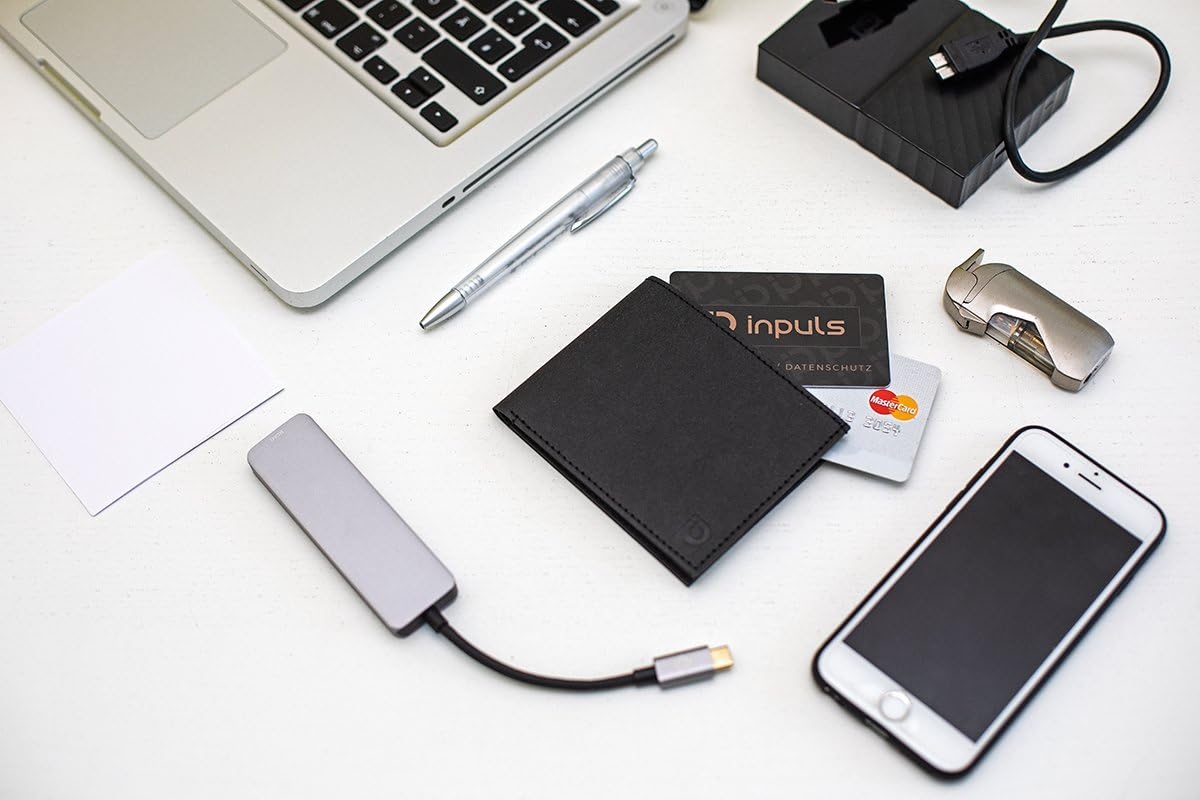 Rfid Blocker Karte Nfc Schutzkarte Die Ihre Gesamte Geldborse Vor Datendiebstahl Schutzt Kreditkarten Ec Karte Personalausweis 100 Datenschutz Amazon De Koffer Rucksacke Taschen