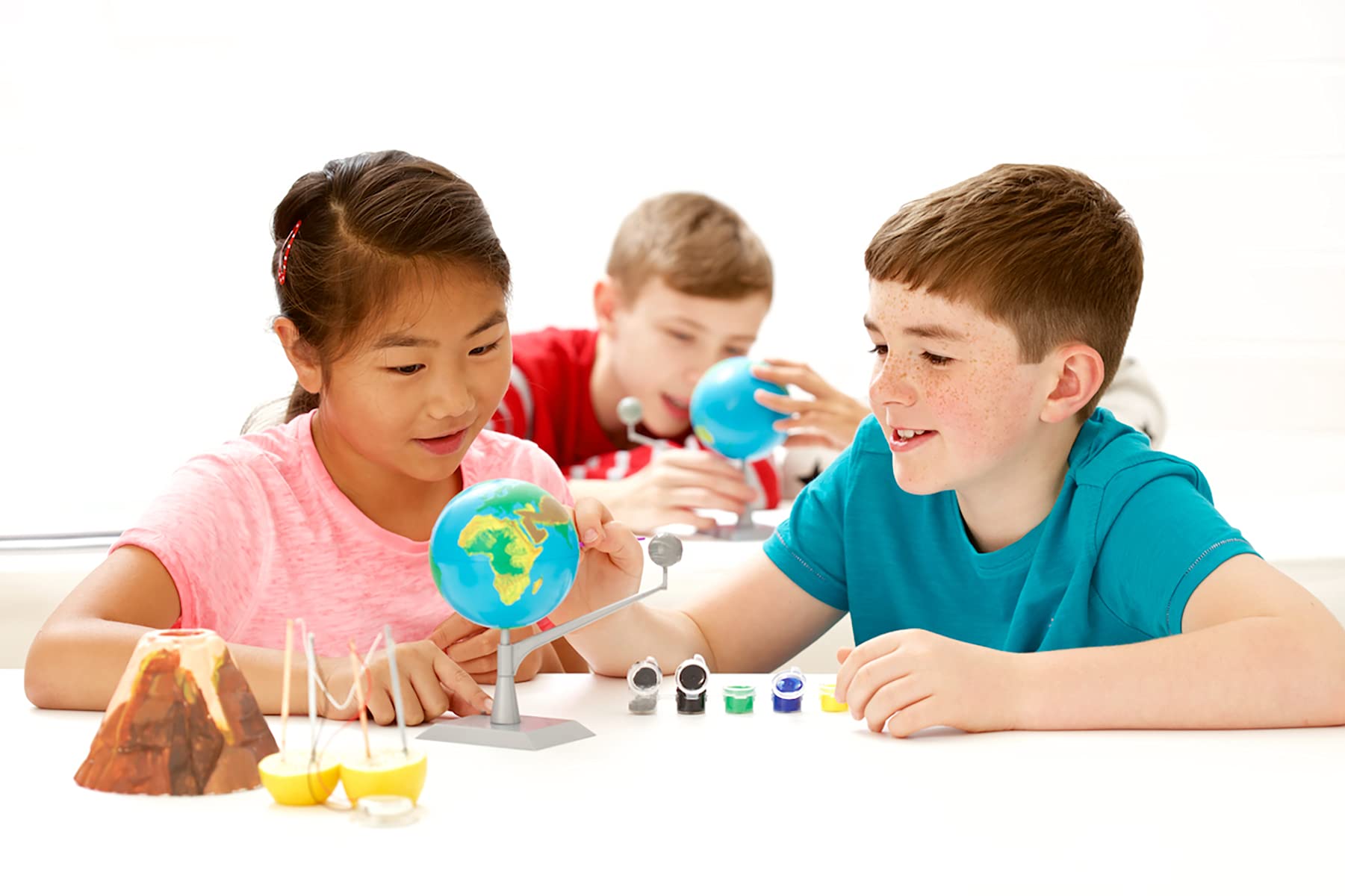 4M Kidzlabs Earth & Moon Model Kit – STEM Toys Science Lab DIY Orbit Planetarium Educational Gift