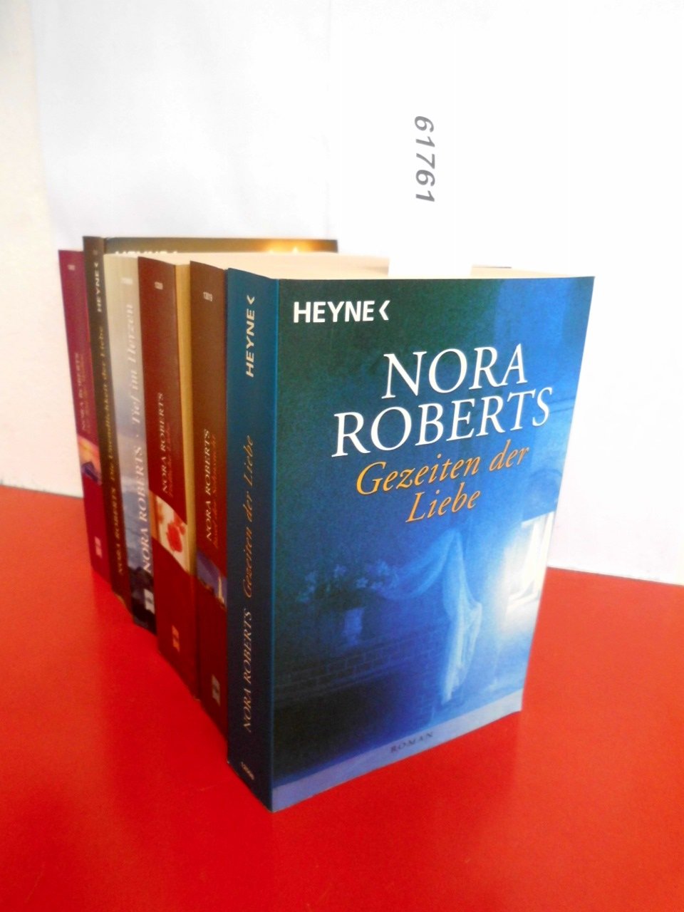 6 X Nora Roberts 1 Die Unendlichkeit Der Liebe 2 Tief Im Herzen 3 Der Ruf Der Wellen 4 Gezeiten Der Liebe 5 Insel Der Sehnsucht 6 Todliche Liebe Amazon De Nora