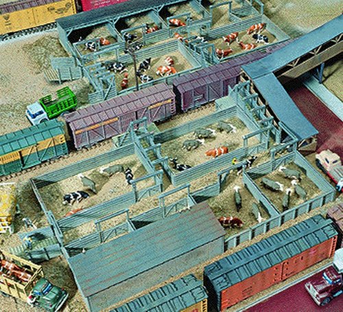 Walthers Cornerstone Series Kit HO Scale Stockyard