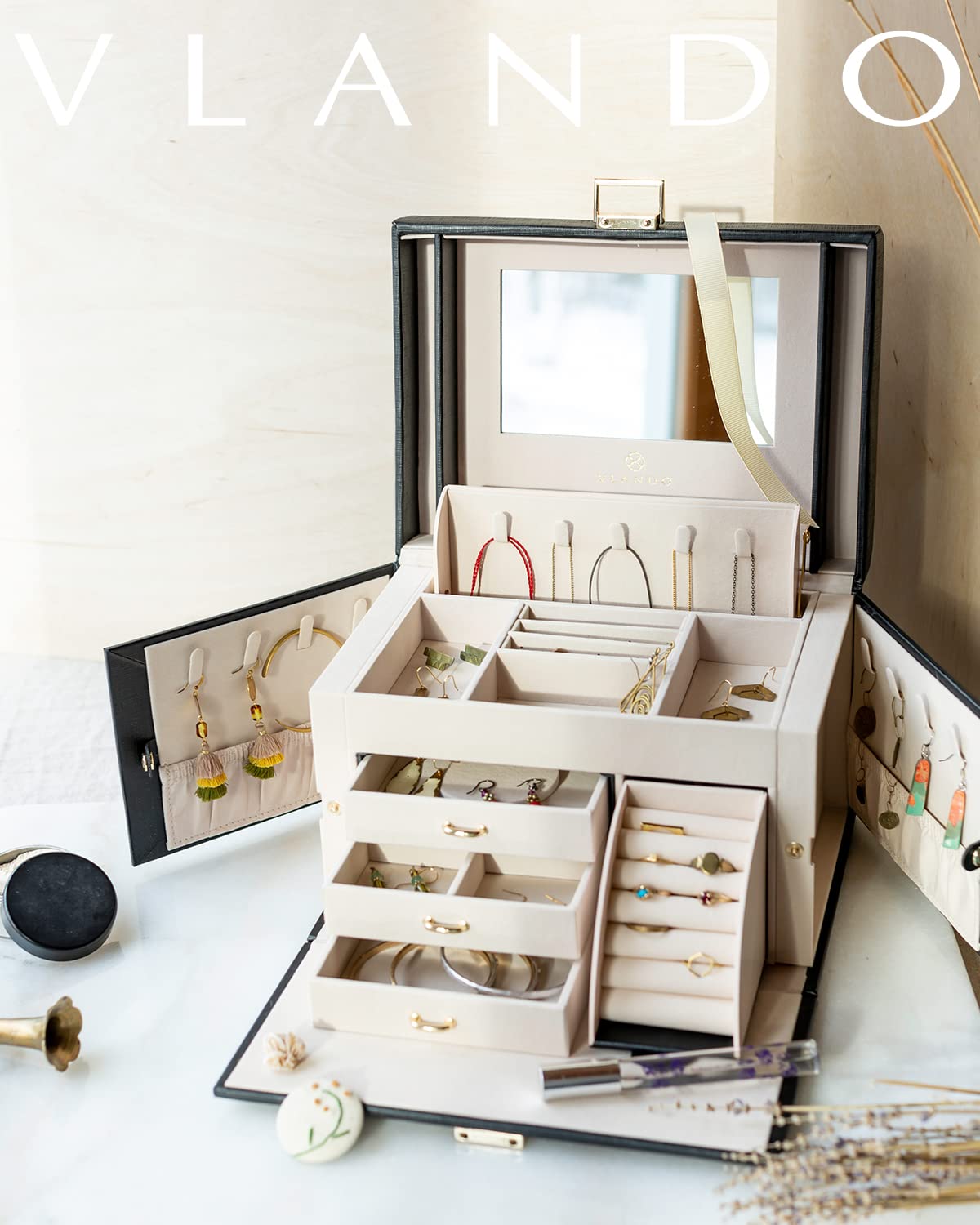 Vlando City Beauty Medium Jewelry Box