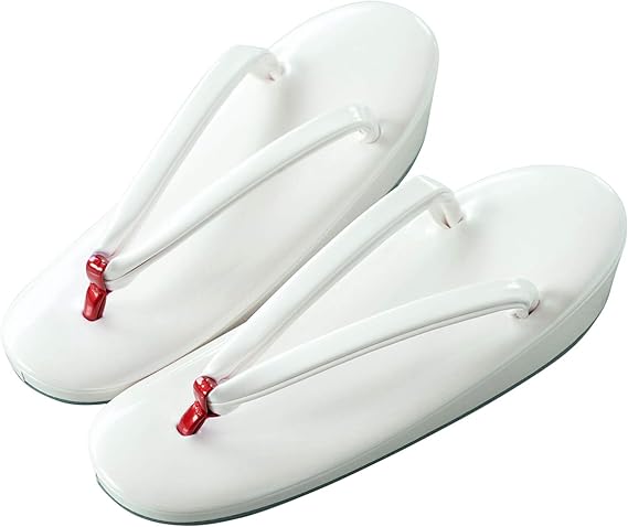Amazon Co Jp 草履 女性 痛くない 丹頂鼻緒 おしゃれ 草履 レディース 色がキレイな エナメル 草履 フリーサイズ 大阪ぞうり 日本製 A 1 白 服 ファッション小物