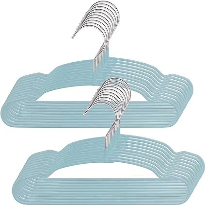 Amazon Co Jp ベビーハンガー すべらない 本セット 子供用ハンガー 洗濯物干し 超薄型で軽量のpvcハンガー 子供服用 省スペースの子供ハンガー 収納力抜群 跡がつかない衣類ハンガー 乾湿両用 型崩れしない 頑丈子ども用ハンガー 男女兼用子ども用ハンガー 滑り止め