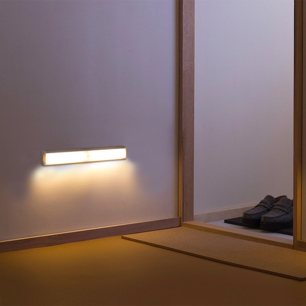 Amazon Co Jp Morecoo センサーライト 室内 人感センサー Usb充電式 夜間ライト マグネット付き 10 Led 省エネ 超寿命 ナイトライト ワードローブライト 玄関 階段ライト 寝室 赤ちゃん室 押し入れ 廊下 作業間 地下室 屋根 車庫などに専用 暖色 Diy 工具 ガーデン