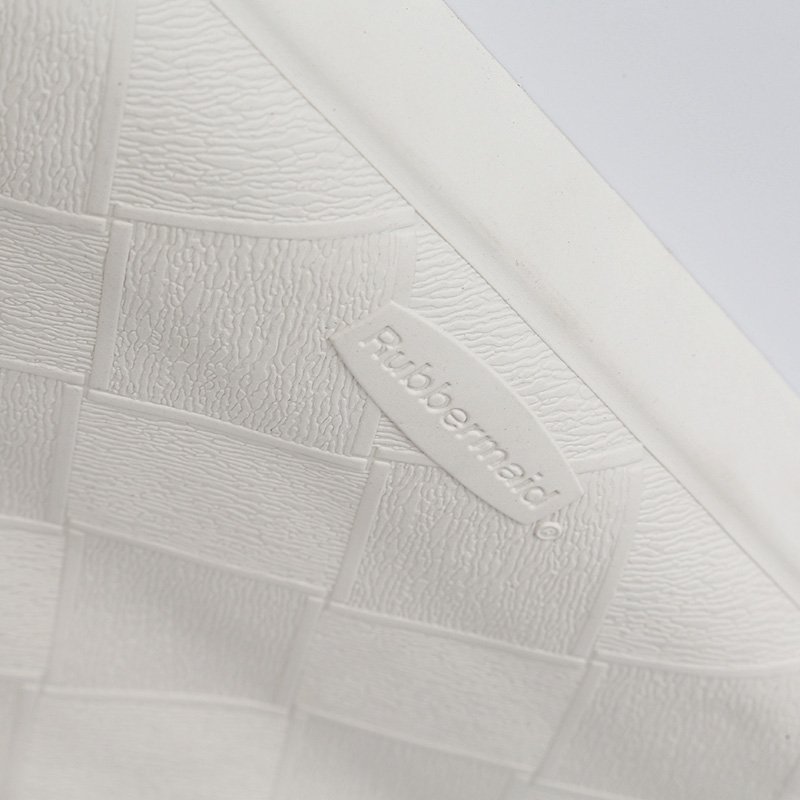 Rubbermaid Commercial SaftiGrip Bath Mat, Medium, White, 1982724: Industrial & Scientific