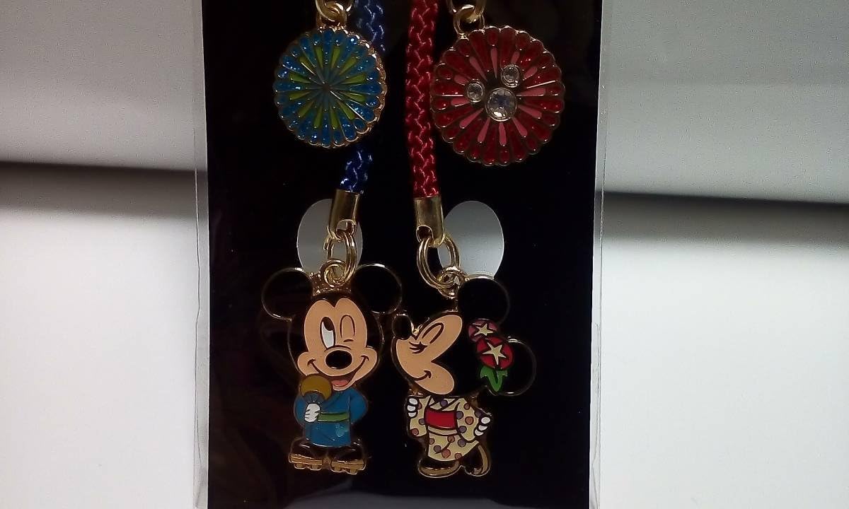 Amazon ディズニーランド ミッキーミニー ストラップ 夏 浴衣 花火 ミッキーマウス ミニーマウス ペア ストラップ アニメ 萌えグッズ 通販