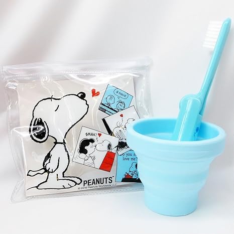 Amazon Co Jp Y S Trading Peanuts キャラクター歯ブラシセット スヌーピーｄ ブルー 携帯 旅行 キャラクター コップ ピーナッツ ギフト プレゼント ホビー