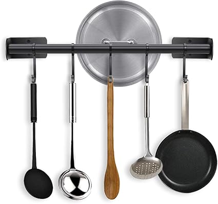 Amazon Wisemag 17インチ キッチンレール フック5個付き 台所用品ラック 壁掛けハンガー 台所用品ホルダーラック ナイフ スプーン 鍋 フライパンを吊るす Wisemag その他の調理器具