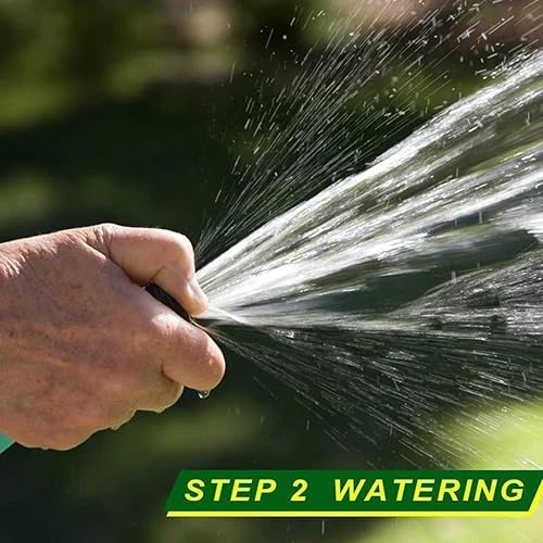 Schritt 2 bei einer Rasenmatte, das Bewässern