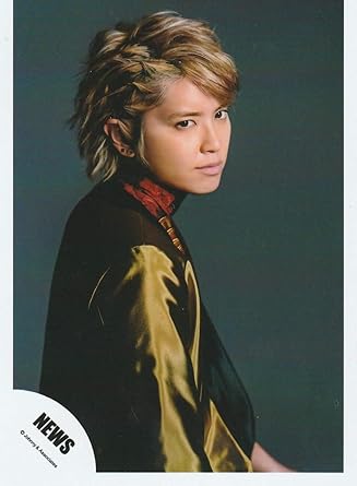 Amazon 手越祐也 News 公式生写真 Emma 衣装金 赤 口閉じ アイドル 芸能人グッズ 通販