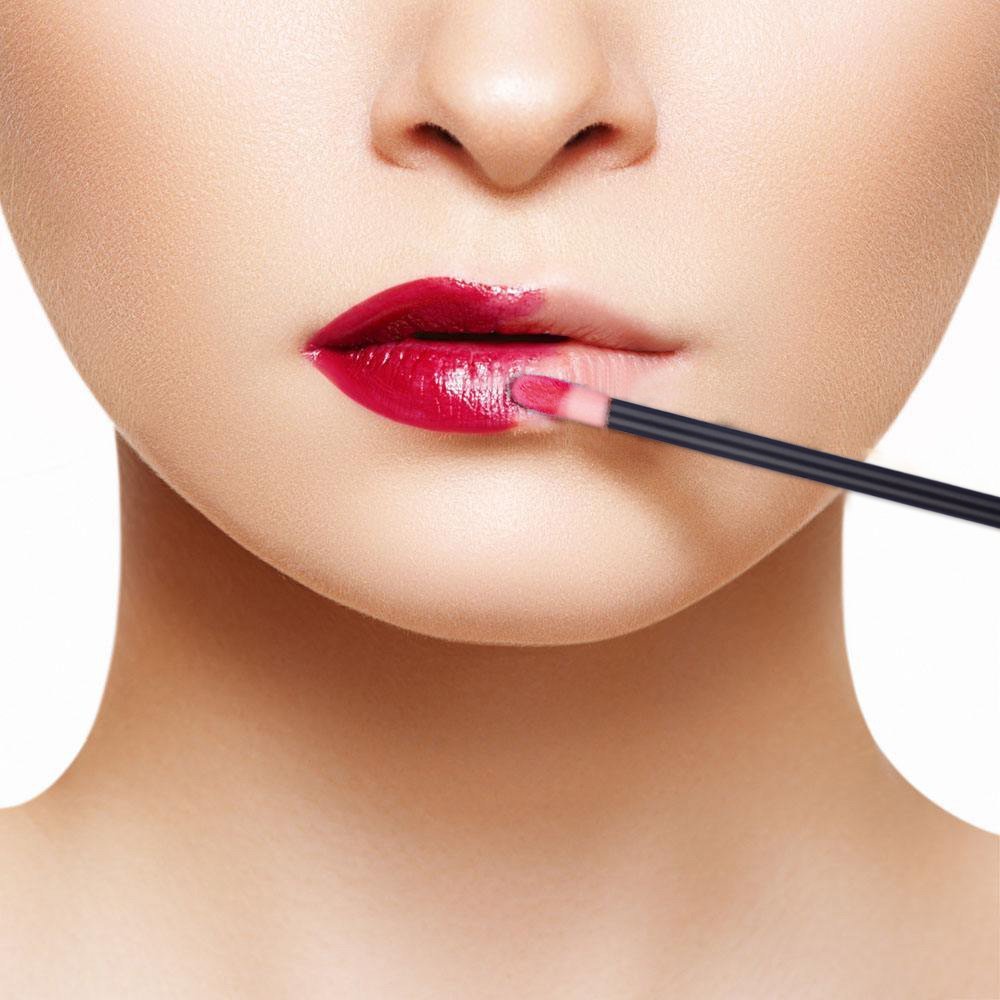 200pcs Disposable Lip Brush Lip Gloss Applicators Lipstick Wands Tool Kits (200): Beauty