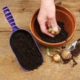 Bosmere Handy Scoop Purple K118 Garden Scoop 11.5 in by 4 in view 2