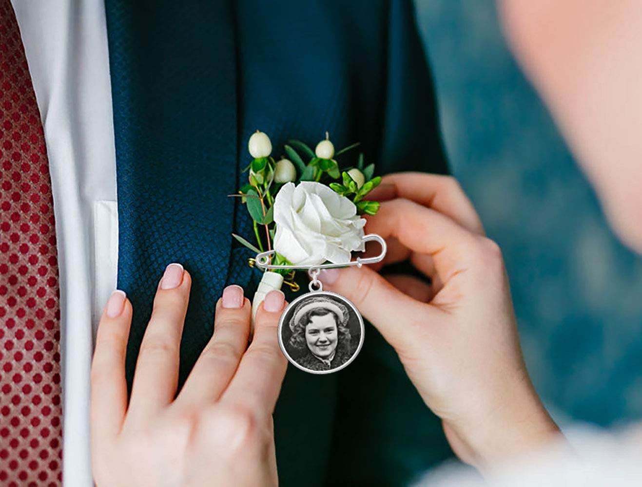 Wedding Boutonniere Bouquet Charm Pin Double Sided Round Photo Charm Mother of the Bride Gift for Groom with Photo Resizing Software