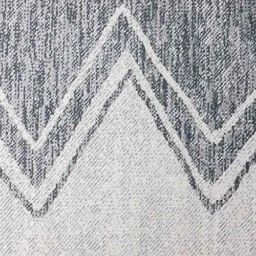 Nicole Miller New York Patio Sofia Leon Indoor/Outdoor Area Rug 5'2"x7