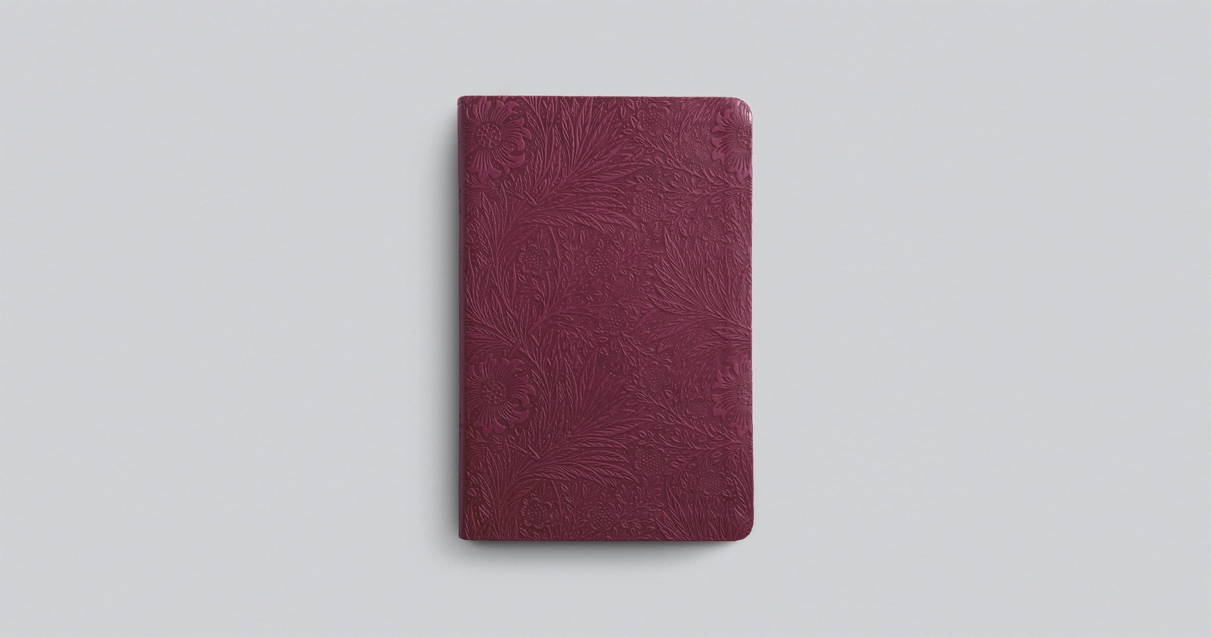 ESV Large Print Value Thinline Bible (TruTone, Raspberry, Floral Design): Holy Bible, English Standard Version