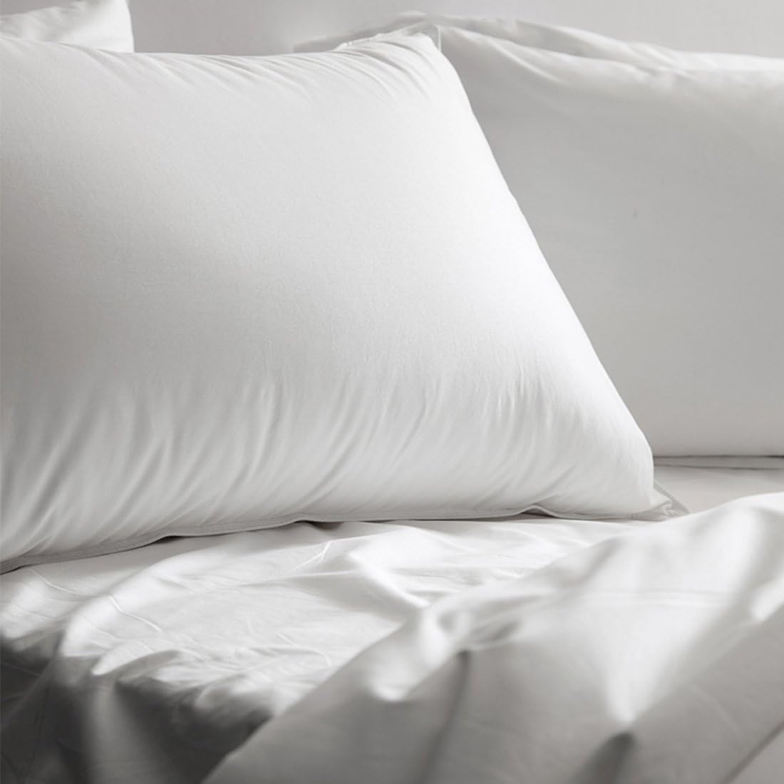 Precoco Pillow Cases Queen Size-100% Cotton Pillowcase Covers with Zipper Hidden, Wrinkle, Fade & Stain Resistant/Pillow Covers for Easy Care, 2 Pack/White: Kitchen & Dining