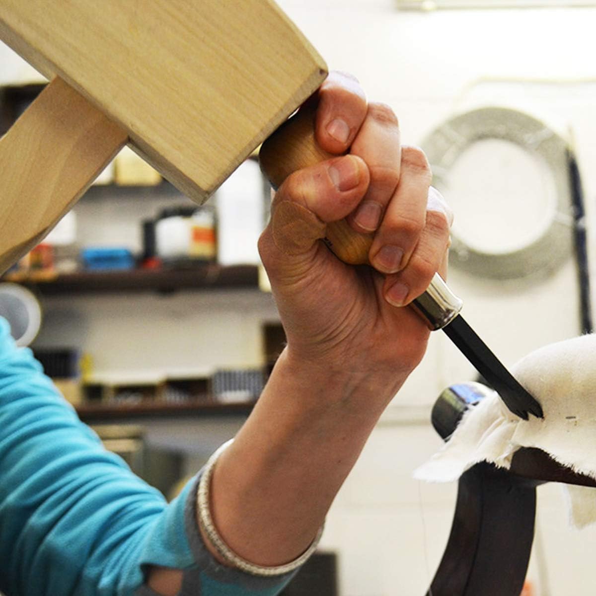 C.S. Osborne 124 Staple Remover 124 Upholstery Tools : Office Products