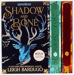 Couverture du livre de The Shadow and Bone Trilogy Boxed Set: Shadow and Bone, Siege and Storm, Ruin and Rising: 1-3 Tapa blanda – 14 noviembre 2017