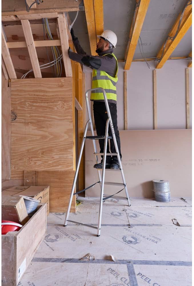 Werner 7400518 Stepladder 5 Tread High Handrail, Silver, 1.78m x 0.47m x 0.11m (5ft 10in x 1ft 7in x 4in) - Image 4