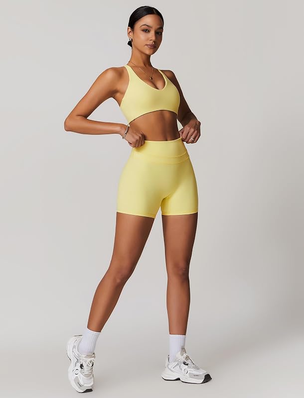 Sport Set Damen für Fitness: Gym Set 2 teilig mit V-Ausschnitt Twist zurück BH und Leggings kurz - Sommer Sportkleidung für Yoga, Pilates und Workout gelb S