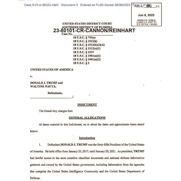 United States V. Donald J. Trump: and Waltine Nauta Defendents: US Justice:  9798397790901: Amazon.com: Books