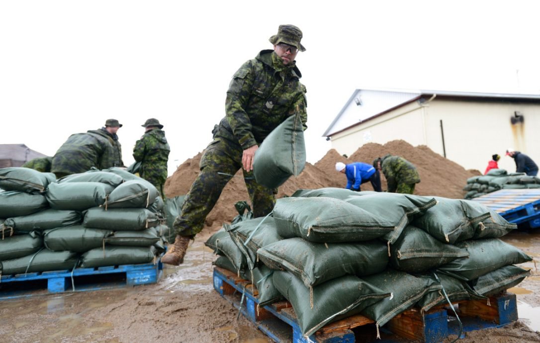 Military Sand bags Deluxe Quality 20 Sandbags, Polypropylene Empty