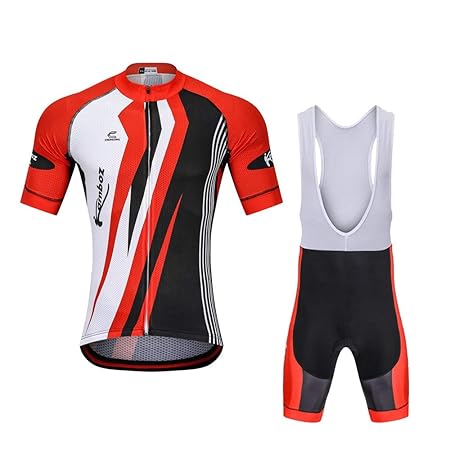 pantaloncini e felpa