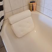 Badewannenkissen 4D Ergonomisch – Mit 6 Saugnäpfen, Air-Mesh & Integriertem Kleiderhaken