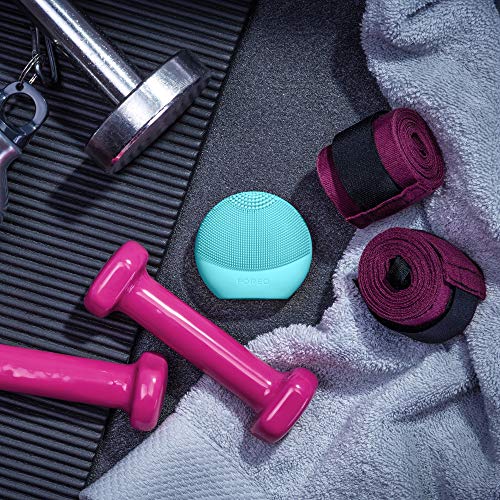 FOREO LUNA play plus: Portable Facial Cleansing Brush, Mint