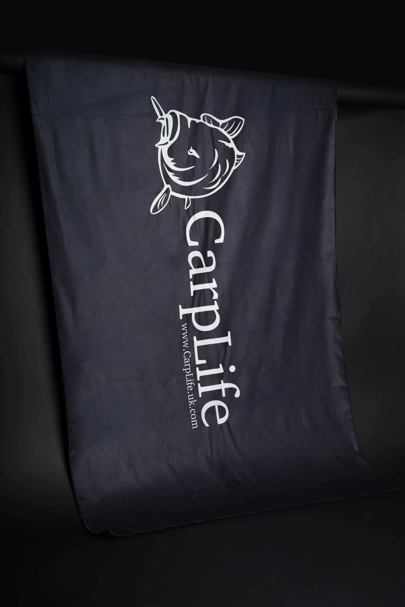 CarpLife Microfibre Travel Towel Large 150x80cm - Quick Drying Sports Towel - Super Absorbent Microfibre Wrap for Drying - Ultra Compact for Outdoor Camping, Fishing, Hiking, Gym, Swimming, Beach