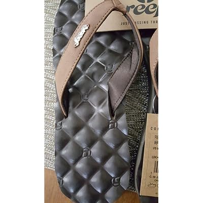 reef quilted flip flops