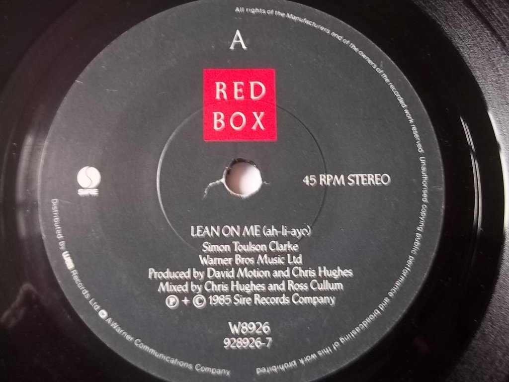 Red Box Lean On Me [7"] Amazon.de MusikCDs & Vinyl