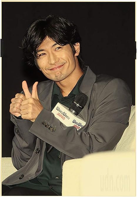 Amazon Co Jp 三浦春馬壁紙 三浦春馬ポスター 日本の有名人の写真の壁紙 装飾画寝室絵画壁ステッカー 36x51cm三浦春馬壁紙ポスター 三浦春馬ポスターアートパネル 絵画室内装飾壁 26 51x36cm ホーム キッチン