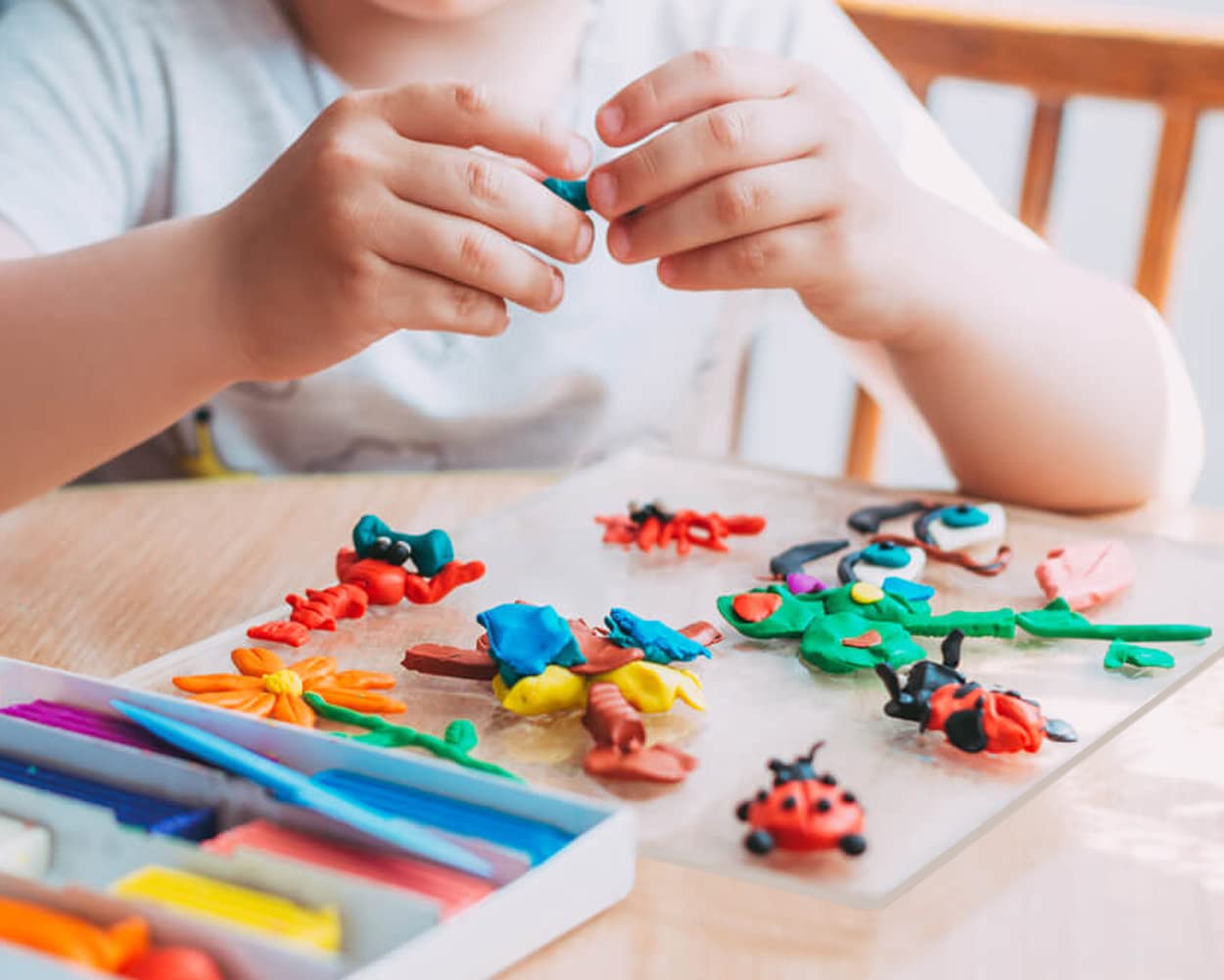 DS. DISTINCTIVE STYLE Acrylic Clay Roller and A4 Size Acrylic Sheet for Polymer Clay Rolling Pin with Clear Board Sheet DIY Rolling Tools for Clay Modelling and Shaping