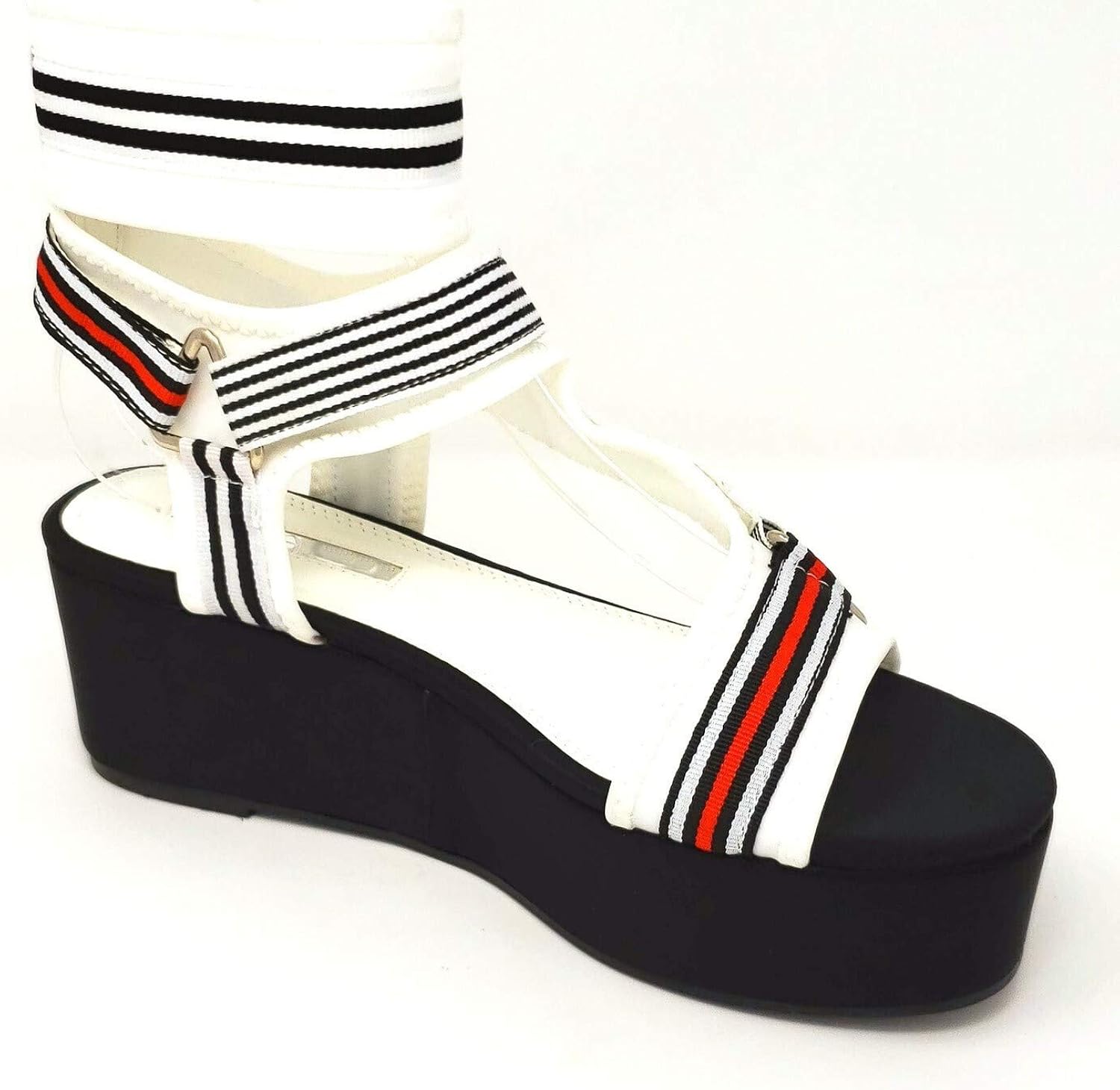 barista 3 wedge sandals