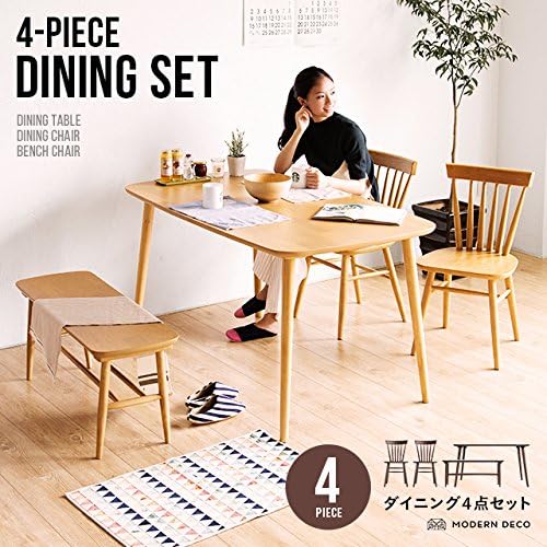 木製のベンチがあるダイニングの様子