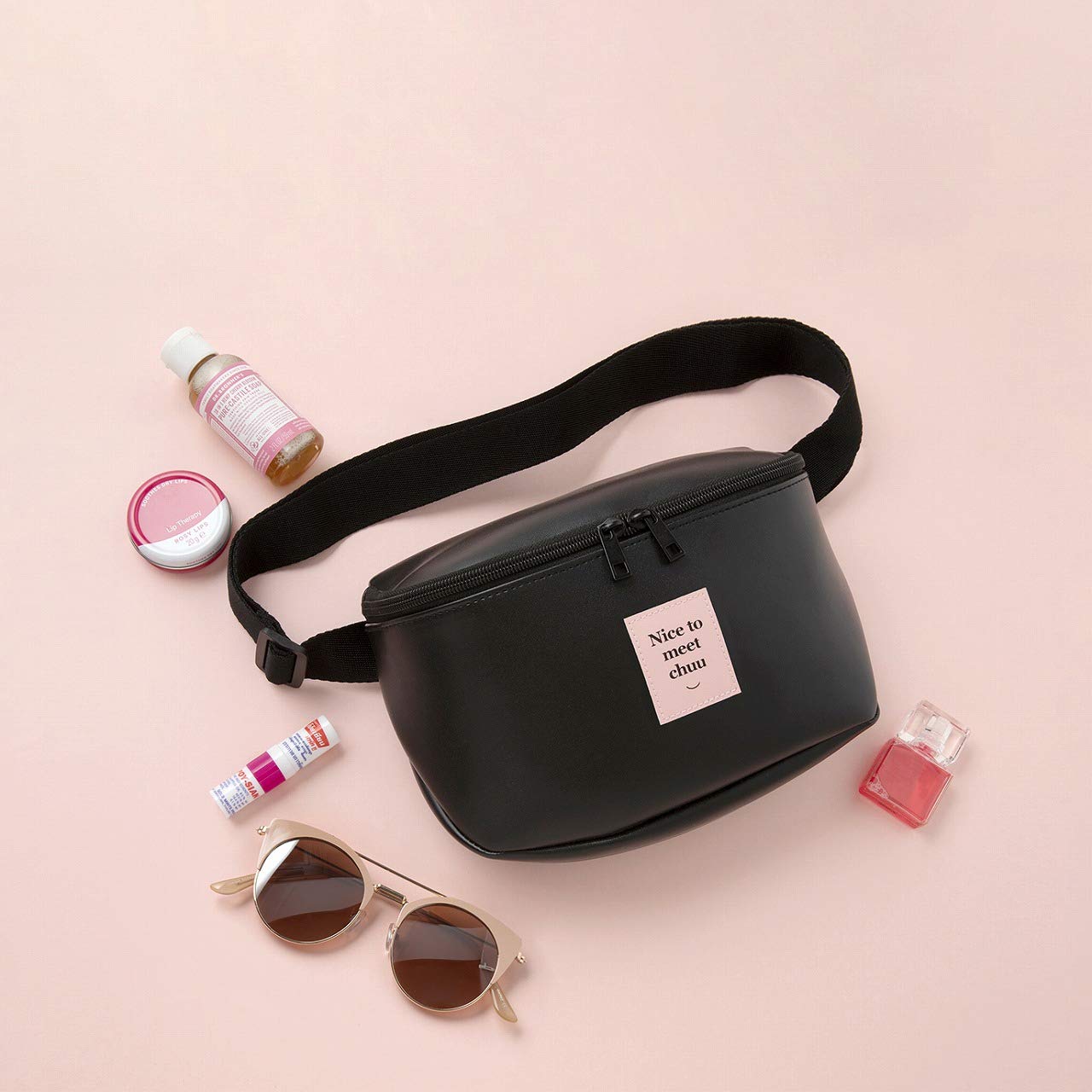 chuu BODY BAG BOOK ムック本 付録つき雑誌 雑誌付録　Nice to meet chuuのロゴ入りボディバッグ