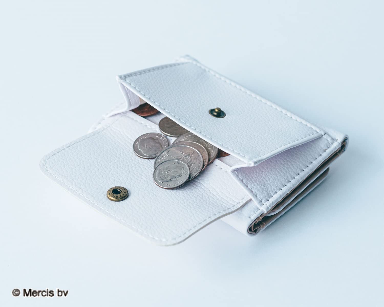 ESSE (エッセ) 2022年10月号特装版 ミッフィーミニ財布:9/2発売【雑誌付録】大人かわいいカード収納つきミッフィーミニ財布