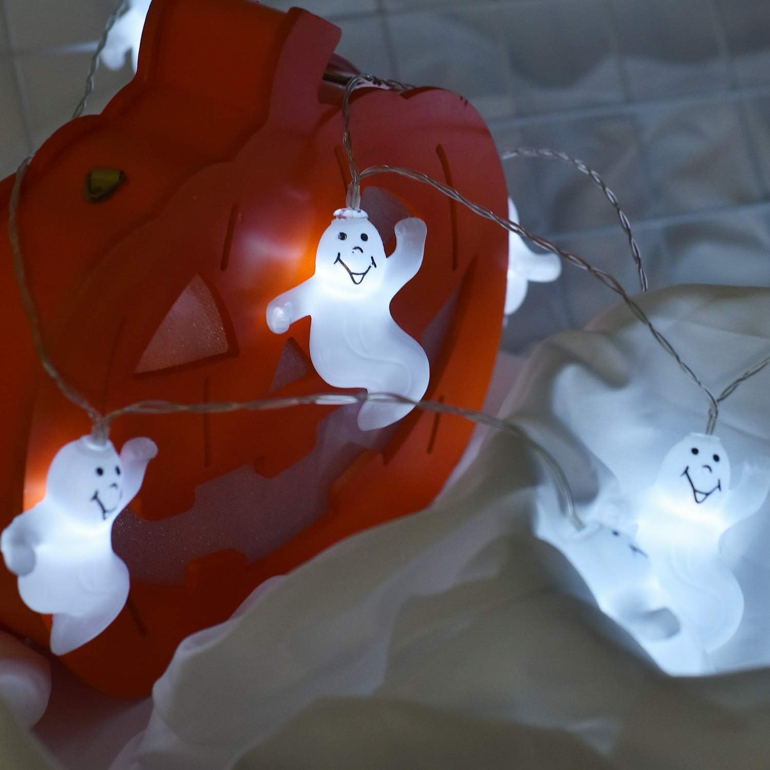 ILLUMINEW 30 LED Halloween Ghost String Lights, Battery Operated Halloween Lights with Remote, 8 Modes Fairy Lights Indoor Outdoor Party, Patio, Christmas, Halloween Decoration (Medium): Home Improvement