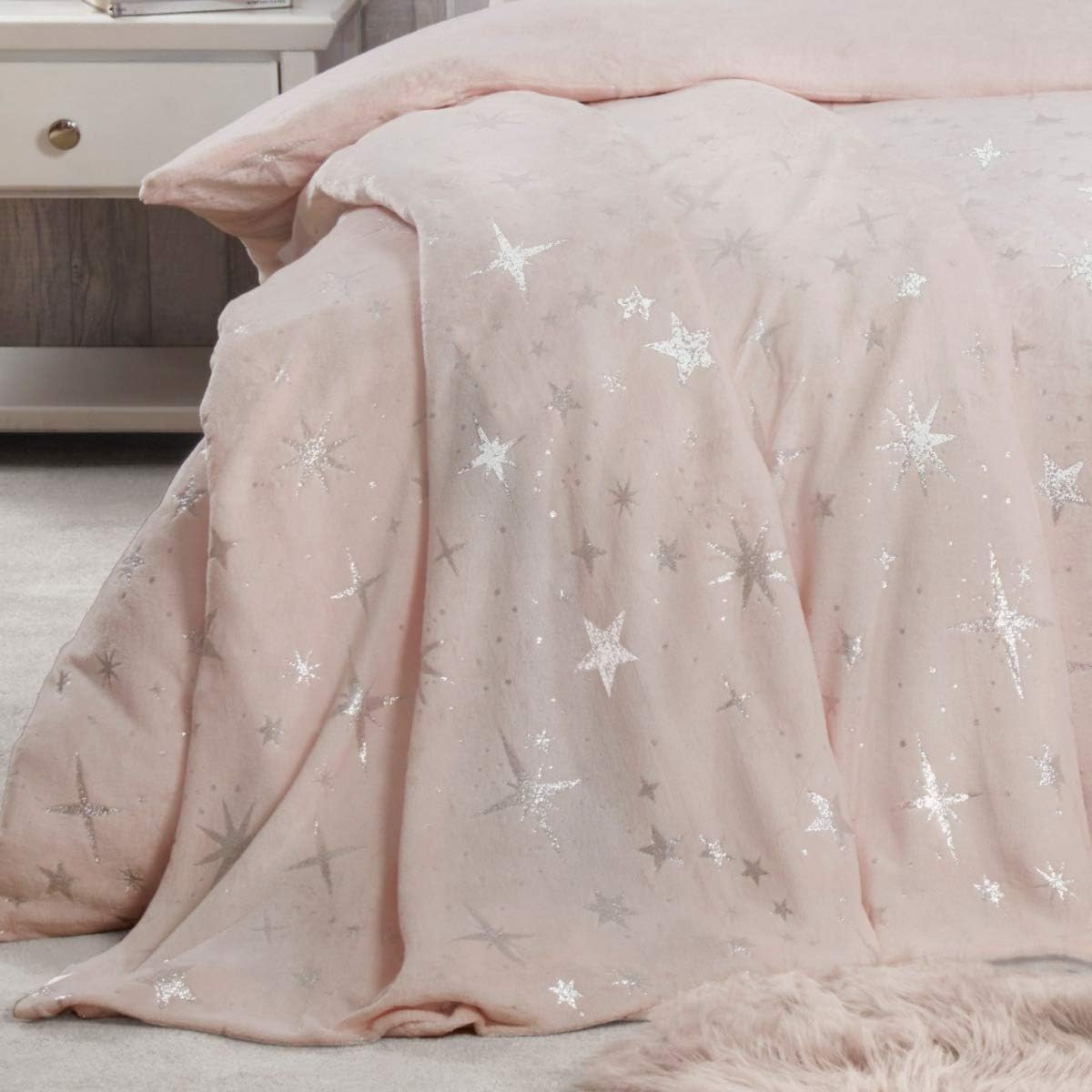 Sleepdown Scattered Stars Foil Fleece Blush Pink Bedspread Throw Over Sofa Bed Super Soft Warm
