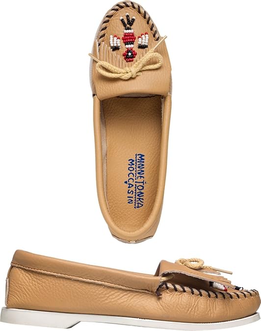minnetonka moccasins store