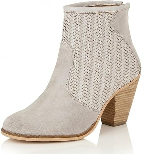 pale grey shoes and bag