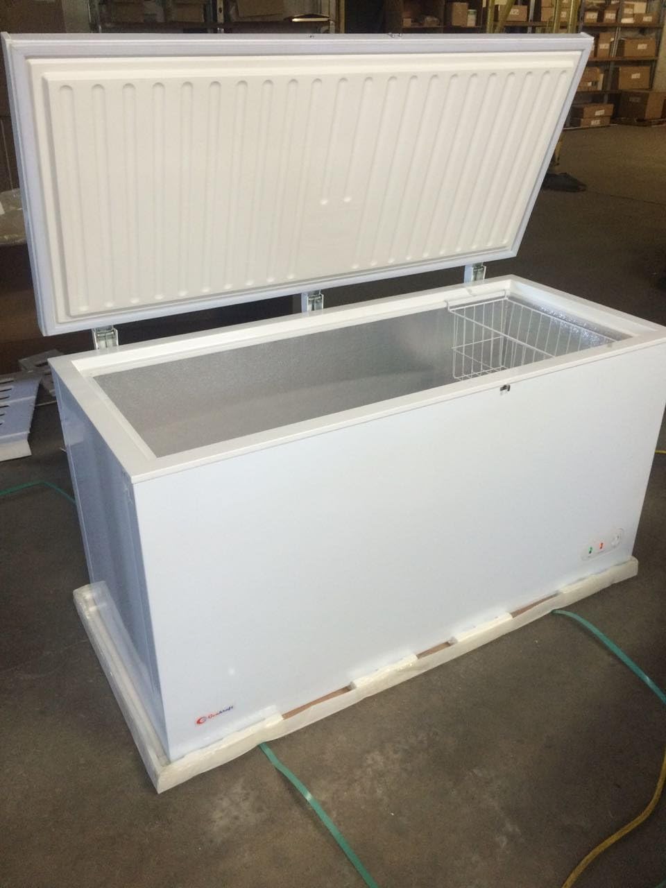 GenKraft Commercial Chest Freezer - Solid Top (Door) 19.5 Cu.Ft. - For use in the Stores & food service industry such as restaurants, bars, food catering, etc.