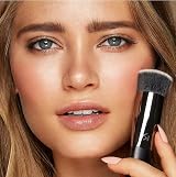 KIKO Milano Face 05 Round Foundation Brush Synthetic Fibers Liquid Mousse view 2