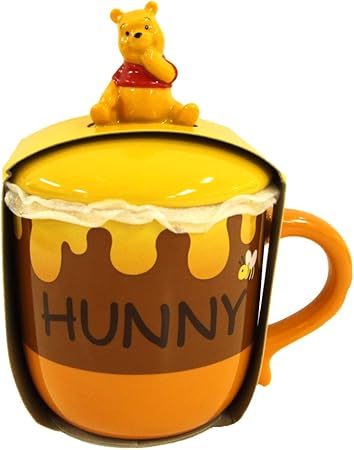 Amazon Co Jp くまの プーさん 蓋付き マグカップ 蓋にプーさんが乗ってるよ コップ マグ 食器 ディズニー 東京 ディズニーリゾート限定 おもちゃ