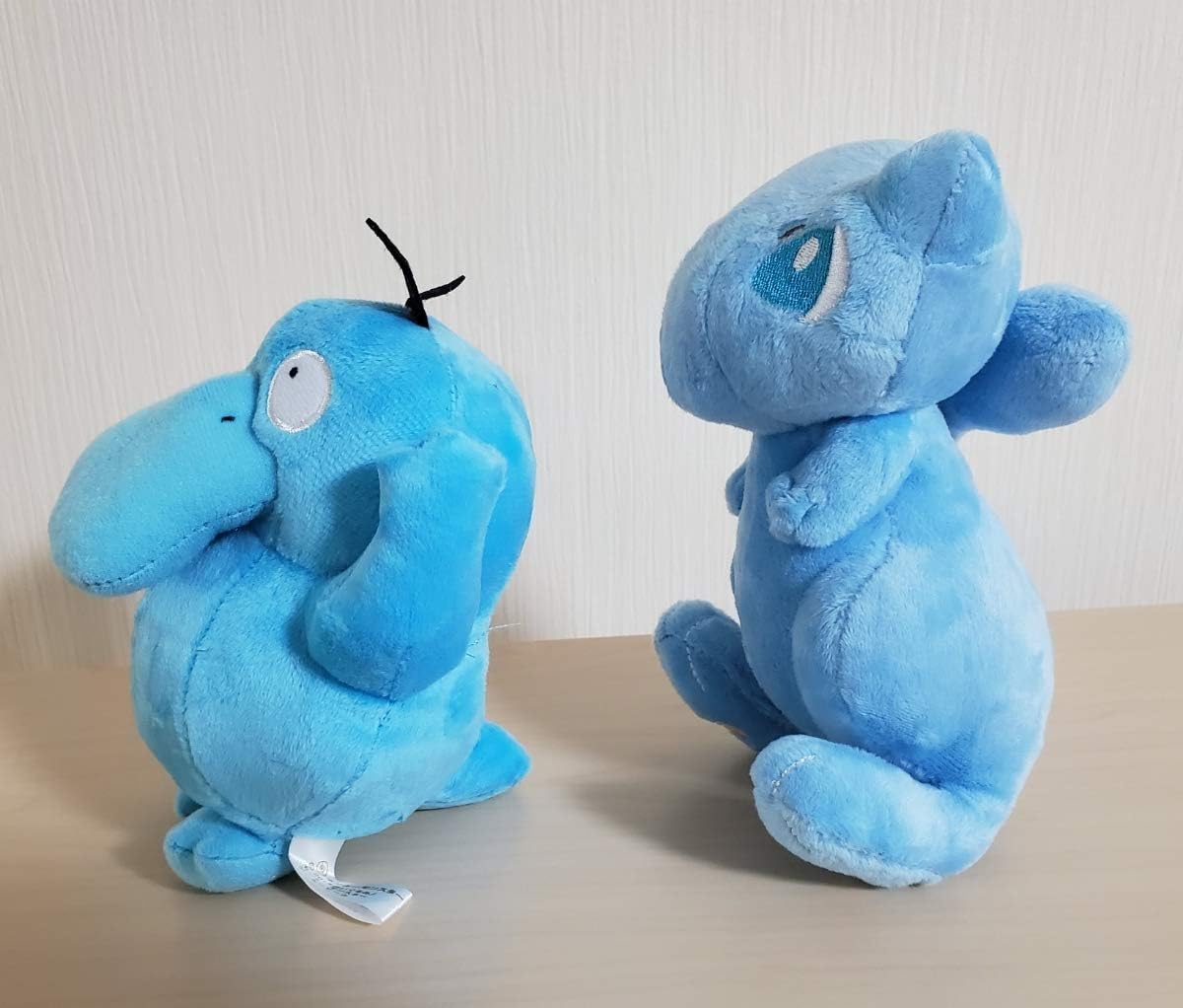 Amazon ポケモン コダック ミュウ 色違い ぬいぐるみ ポケットモンスター キャラクター ドール 人形 アクセサリー ラバーマスコット ぬいぐるみ ホビー