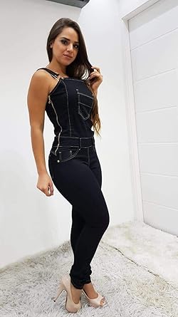 jardineira jeans rasgada